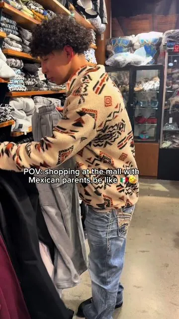 mom never let me get anything at the mall 😤🇲🇽 #proclubs #proclub #sweatpants #cargos #tiktokshop #tiktokfinds 