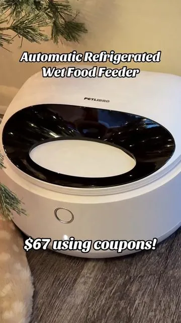 #wetfood #catfood #automaticwetfoodfeeder #wetfoodfeeder #smartfeeder #catfood #catfoodrecommendations #efficient @Petlibro #petlibro #petlibrofeeder #refrigeratedfeeder #minifridge 