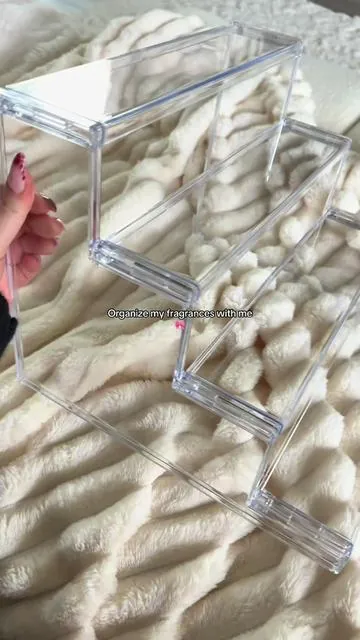 Another amazing tiktokshop find 🎀✨ #organize #organization #organizedhome #organizewithme #organizationtiktok #parfume #fragrancetiktok #tiktokshop #tiktokshopfinds #display #displaystand 