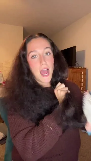 How fast can the wavytalk negative ion thermal brush blowout my curly hair? #thermalbrush #wavytalk #curls #curlyhair #wavyhair #hairstyle #tiktokshopholidaydeals #tiktokshopholidayhaul #tiktokshop #hair @wavytalkofficial 