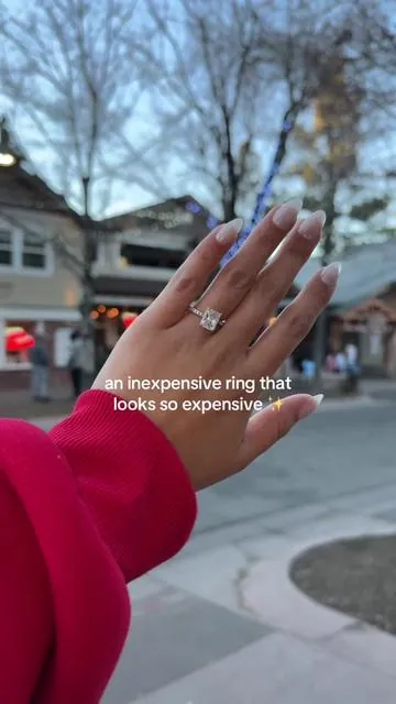 Doesn’t tarnish or turn your fingers green 🤍💌 #promisering #promiseringstage #weddingring #travelring #engagementring #affordablejewelry #ringstack #giftguide #holidayhaul #giftsforher 