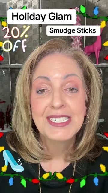 #makeup #eyeliner #eyeshadow #smudgesticks #neutralcolors #boldcolors #everydaylook #glamlook #holidayglam #holidaypartymakeup #holidaytiktok #tiktokblackfriday #tiktokshopcybermonday #holidayhaul #giftideas #ttsdelight @Jaimie @SKINN Cosmetics @Dimitri James 