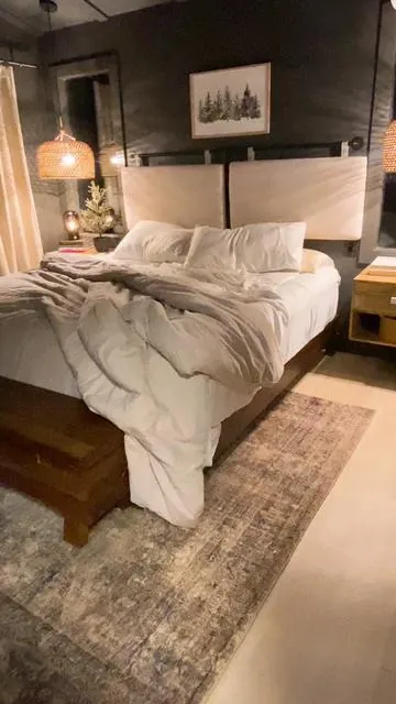 Deep pocket sheets that stay tight on your bed without slipping off. 60% Bamboo - cool and breathable ! #bamboosheets #deeppocketsheets #breathablesheets #tightsheets #olivegreensheets @Shilucheng Bedding @Shilucheng Home #remakechallenge #makeyourbed #affordablesheets 