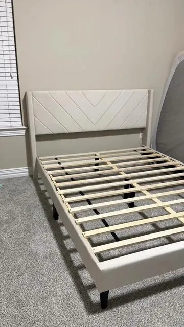 Apartment Finds ✨ New Bed Frame 🤭 #apartmentfinds #bedframe #queenbed #bedroommakeover #bedroominspo #upholsteredbed 