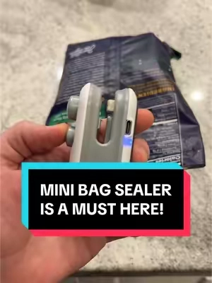 Tired of those chip clips that only close one point if the bag? I got you!! #minibagsealer #bagsealer #snackbreak #holidayhaul #tiktokshopfinds #flashsale #KitchenHacks 
