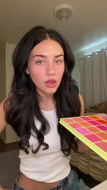 i really just play with this palette all day  #blush #makeup #blushpalette #madebymitchell 