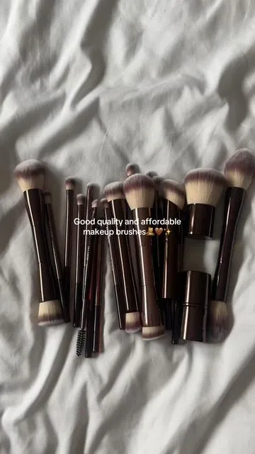 Love these and the color of these makeup brushes are gorgeous😍 #makeupbrushes #makeup #makeup 