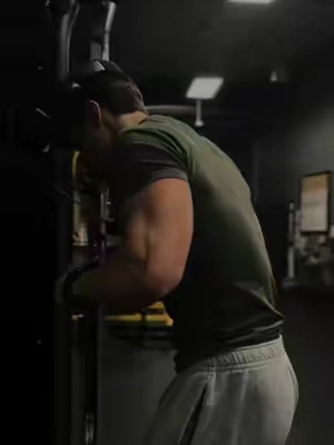 For more isolated movements straps with a ring are very effective🤝🏼