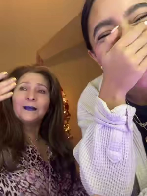 ok pero nos encantó JAJAJA #parati #mamalatina #bromas #fyp #liptint #wonderskin #wonderskinlipstain #benetint 