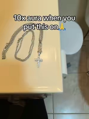 Im aura maxing #fyp #looksmaxing #aura #chain #necklace #tiktokshop #god 