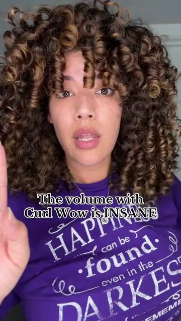 If someone told me I could have this kind of definition AND have insane day 1 volume for my fine curls I wouldnt have believed them! Flo-etry & Shook are my new go to duo when I need guarenteed results #curlwow #curlyhair #curlyhairproducts #finehair #magichair #magicproducts #curlscheck #curlscheck #healthyhair #curlyhairhealth 