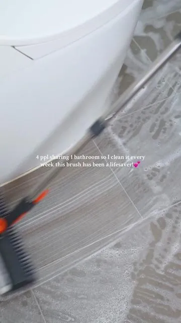 It feels so satisfying to squeegee the water away ✨💕#brush #scrub #asmr #asmrvideo #shopvideocarnival #newyearnewaura #tiktokshopyearendsale #cleaningtiktok #cleaning 