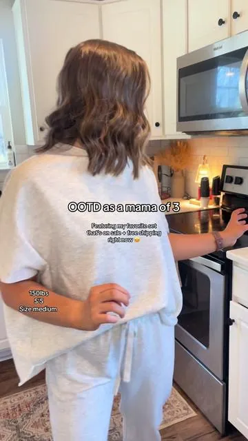 My go-to outfit 😍 this is the cutest and so comfy. #momcontent #momtiktok #momoutfit #ootd #matchingset #comfyclothes #foryoupage #tiktokshop #tiktokshopfinds #sahmoutfit  Matching set  Comfy outfit  Mom outfit  SAHM outfit 