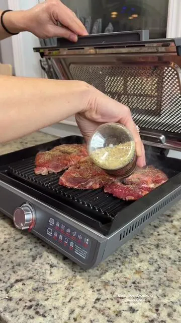 Ninja Sizzle Smokeless Indoor Grill & Griddle #indoorgrill #grill #griddle #ninjagrill @Ninja Kitchen  #TTSTakeover #TikTokShopCreatorPicks #TikTokShopHolidayHaul #outfitideas   #giftideas  #shoptoysandtots #NewYearNewAura #TikTokShopCreatorPicks #GiftGuide  #TTSDelightNow