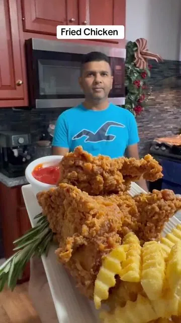 Crispy Fried Chicken Recipe #guyanesetiktok🇬🇾 #friedchicken #friedchickenrecipe #crispyfriedchickenrecipe #southernfriedchicken #tiktokrecipes #yummyrecipe #fypシ゚viral #fypシ #viraltiktok #viralvideo 