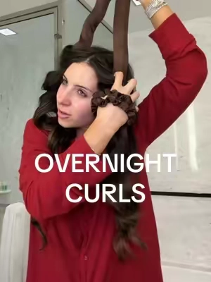 the best overnight curls + how I make my blowouts last days!!! I’ve tried like every overnight curler set- this is the only one that’s comfy to sleep in, holds all my hair, and is a good price! The exact one I use is on this vid 🫶🏻 @Kitsch LLC  #kitsch #kitschovernightcurls #overnightcurls #overnightblowout #overnightcurlstutorial #overnightcurler #haircurlers #haircurler #noheathairstyles #hairstylehacks #overnighthairstyles #blowouthair #blowoututorial #beautydeals #TTSBeautyBesties #newyearnewaura #tiktokshopcreatorpicks  #overnightcurlsresults #heatlesshaircurls 