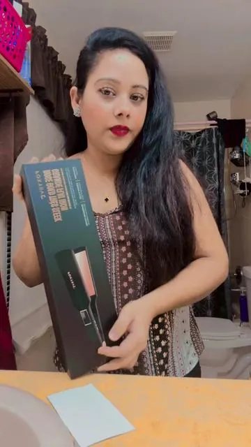Rose Gold Titanium 1.75" Flat Iron - Wide Plate Iron & Hair Straightener flat iron#keeploving #loveit #niceproduct #perfectgifts🎁 #itworkreally😍 #goviral #trending 