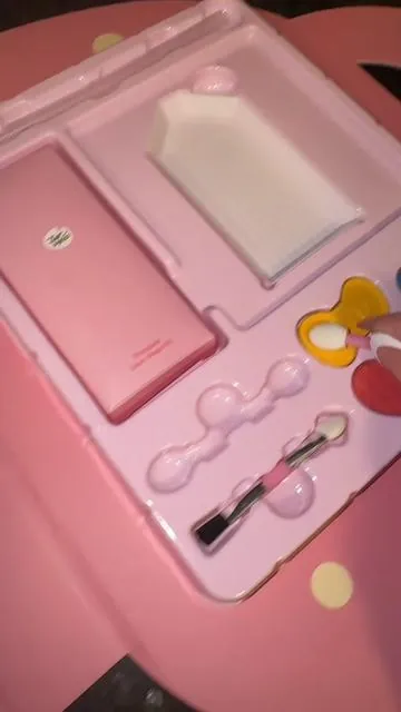 This is soo cute! Would’ve loved to have this when I was little and it was only $15!! #princessglam #giftsforgirls #momtok #momsoftiktok #valentinegifts #princessgift #makeup #makeupgifts #makeupforkids #childrengift #giftsforkids #girlgifts #giftsforher #fyp 