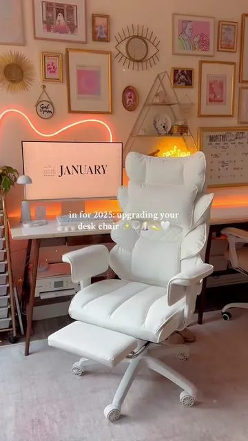 Footrest & a full recline? 🤩 This may just be the comfiest i’ve ever been at my desk and i love the neutral aesthetic 🤌🤍✨ Who says your work space has to be boring? Ergonomic office chair, office chair, desk setup, office setup, neutral aesthetic, office aesthetic, home office, wfh, work from home essentials #officechair #officechairs #homeoffice #homeofficedecor #homeofficesetup #desksetup 