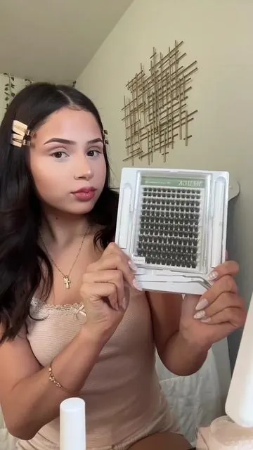 By far the fluffiest cutest cluster set🙈  #lashclusters #youluckylashes #lashmap #lashinspo 