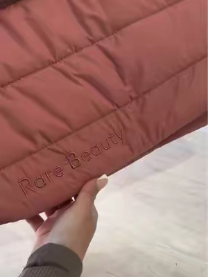 This new puffy tote bag is everything!!! @Rare Beauty #rarebeauty #puffytotebag #rarebeautytotebag #totebag #fyp 