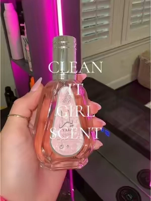 don’t break the baaaankkkk. try it you will become obsessed!! 💘✨🌸 #Yara #perfumetok #yara #cleangirl #giftguide #tiktokshopjumpstartsale #tiktokshoploveatfirstfind #TikTokShopCreatorPicks  #TTSDelightNow #TopTierJanuary