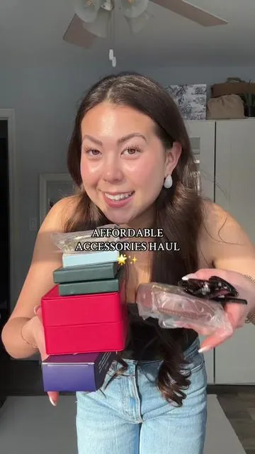 affordable accessories that saved my wallet & yours too!🌟 #accessories #accessorieshaul #tiktokshophaul #tiktokshopaccessories #goldjewelry #goldjewelryaesthetic #sunglasses #affordablewatch #affordablejewelry #tiktokshopjumpstartsale #tiktokshoploveatfirstfind #giftguide #ttsdelightnow #lovelanguage #seasonalgems 