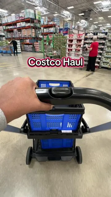 It’s BACK!! The foldable shopping cart is available but I can’t guarantee it’ll be there tomorrow. Today’s January 31st #foldableshoppingcart #tiktokshopcreatorpicks #ttslevelup #foodhaul #costcohaul #costcohacks 
