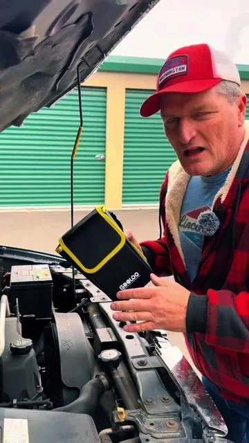 GOOLOO A3 YELLOW Jump Starter with Air Compressor, 3000A Portable Car Battery Booster (9.0 Gas/6.5L Diesel) with 150PSI Auto-Shutoff Tire Inflator.  #gooloo #deadbattery #cartrouble #mechanic #diymechanic #TikTokShopLoveAtFirstFind #gooloobatterycharger @GoolooOfficial 