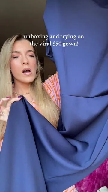 Literally the best reviews I've ever seen on a dress and for a good reason! SO gorgeous! Price won't be this low for long 💙💙 #o#oysf#formalgowne#eveninggownp#promdressa#affordablegownsa#affordablefashionw#weddingguestdressw#weddingguestw#womensfashion
