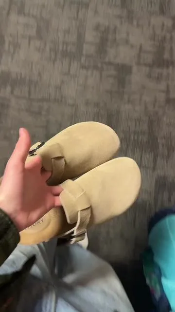 They are so comfortable too #clogs #clogshoes #fyp #bostons #fashion 