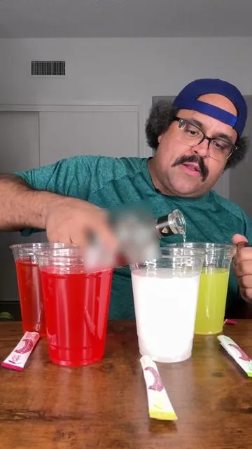 This Margaritaville Drink Mix Variety Pack from @Singles To Go has a great taste for being zero sugar! #margaritaville #drinkmix #waterdrinkmix ##drinks #flavoreddrinks #singlestogo #singlestogodrinkmix 