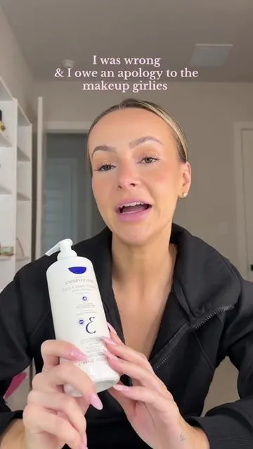 Every makeup artist recommends this for a flawless hydrated base under any foundation and now I know why. #flawlessfoundation #embryolisse #embryolisselaitcream #basemakeup #makeupforbeginners #ebsentials 