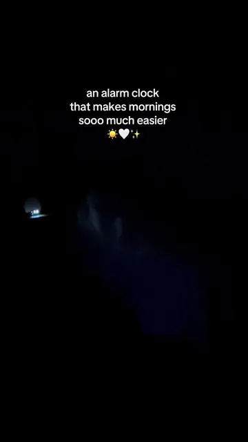 makes my mornings so much easier!! #sunrise #alarmclock #viral #sale #foryou #mornings #heavysleeper #bluetooth #speaker #daydisplay #nightlight #roomdecor #aesthetic #hatch #dupe #februaryfinds 