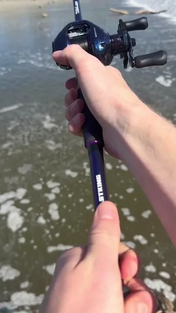 How to cast a baitcaster! #kastking #royalelegendpro #howto #baitcaster #kastkinghunter #bassfishing 🎥 @Hunterdubs.fwtx 