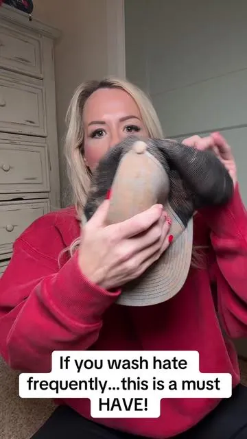 #hatcleaning #hatcleaner #capcleaning #dirtyhat #dirtycap #tiktokshoploveatfirstfind #tiktokshoprestock #tiktokshopspringglowup #hatwashing 