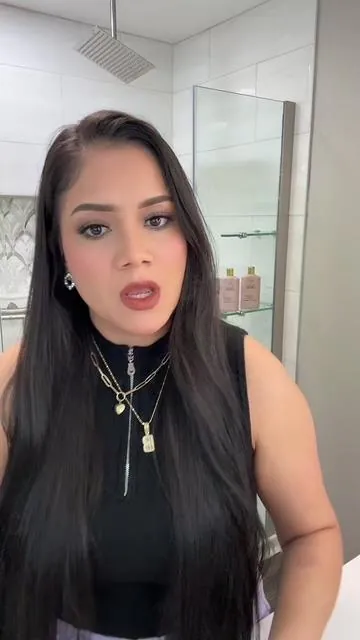 Con pena y todo les hice este video les iré mostrando mis avances, aunque desde la primera aplicación me quitó la irritación de mi cuero cabelludo y la comezón ☺️