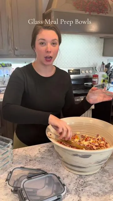 These meal prep bowls are such a game changer! I hope this video serves as some encouragement for my TikTok shop friends too ❤️ #mealprep #mealprepcontainers #glasscontainers #tiktokshop #tiktokshopfinds #tiktokshopdeals 