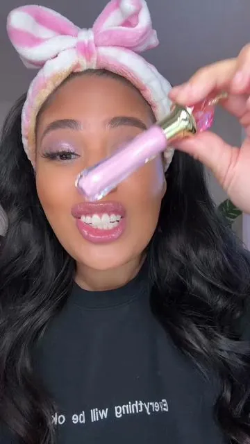 the girls that get it, get it 🩷🎀💕 bright under eyes are the biggest makeup trend in 2025 and mr. star gave us a PINK CONCEALER 🫶🏽🥹 @Jeffree Star Cosmetics #jeffreestar #jeffreestarcosmetics #pinkconcealer #pinkcolorcorrector #beautyhacks #makeuptips #tiktokmademebuyit #brightundereye #makeuptrend #muatiktok #tiktokshopspringglowup #tiktokshoprestock 