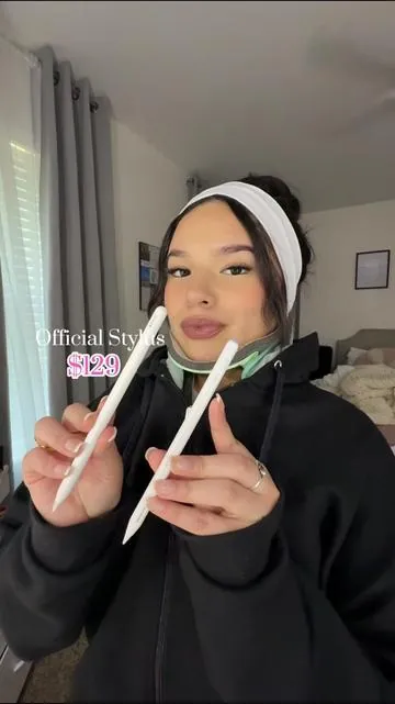 iPad Tip 101: ESR Pencil is the pencil that is affordable & reliable! 📲🖊️ @ESR US #esrtech #esrgeodigitalpencil #esripadpencil #applepencilalternative  