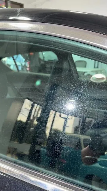 Water spots erased, clarity unlocked 🔓💎 #SatisfyingClean #waterspots #waterspotsonglass #cleantok #DetailingPro #glasscleaning #waterspotremoval #cardetailing #cleantok101 #diy #autodetailing #easyhack #hazyglass #glasscleaningfinisher #haze #easy #satisfyingvideosdaily