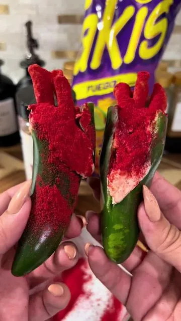 Big back snack #trending #snack #bigback #bigbackactivities #takisfuego #takispowder #creamcheese #jalapeño #jalapenopoppers #viralvideo 