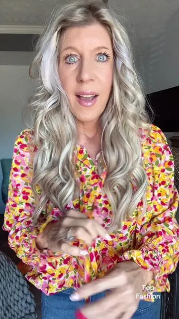 Spring Top  fashion finds  Easter  Mothers Day  #blouse #top #fashionfinds #tiktokmademebuyit #tiktokmarketplace #tiktokshop 