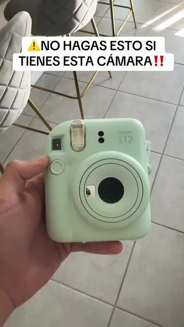 No hagas esto!! Instax mini 12. Estoy encantado con esta cámara.  #instaxmini12 #instax #fujifilm #camera #ttsdelightnow #giftguide #tiktokshoprestock #photography #camera 