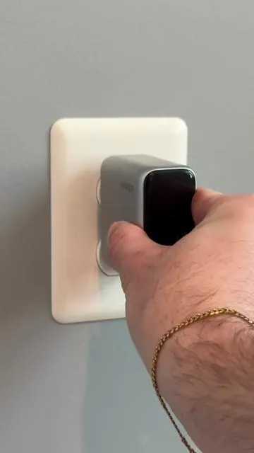 This charging block from Anker is probably the most advanced charger I’ve ever seen! It has 140W of fast charging and a really cool screen on the front to show you all the info you need. It has 3 USB-C and 1 USB-A ports and it is super high quality! #anker #charger #chargingblock #fastcharger #fastcharging #desk #desksetup #deskcharger #chargingstation 