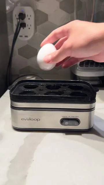Nueva manera de cocinar huevos duros  #cocinaviral #huevos #huevosduros #trucosdecocina 