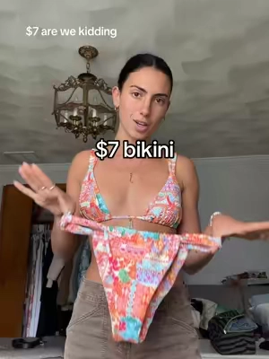 I’m wearing a size small 