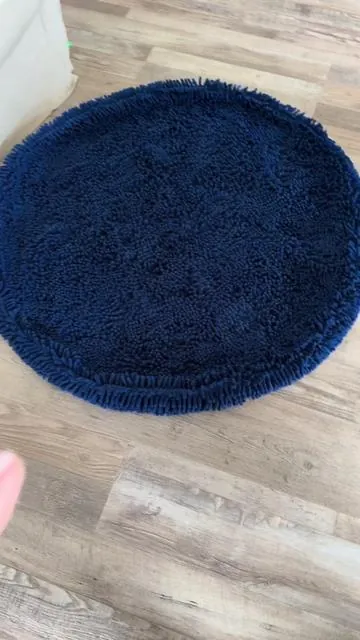 🐶🛏️ So I got this dog bed cover, but it’s missing the filling… not sure if it was supposed to come this way? 🤔 I couldn’t find anything in the description about it being just the cover. If anyone has this bed and knows what insert to get, let me know! I do think my dog will love it—just need to figure out the filling! 😂 @Muddy Mat #muddymat #dogbed #DogMomLife #HelpMeOut