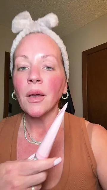 The eyes are the window to the soul so take care of them #koreanskincare #koreanskincareproducts #medicube #medicubetiktokshop #skincareover40 #tiktokover40 #kbeauty #skincaredeals @Medicube Global 