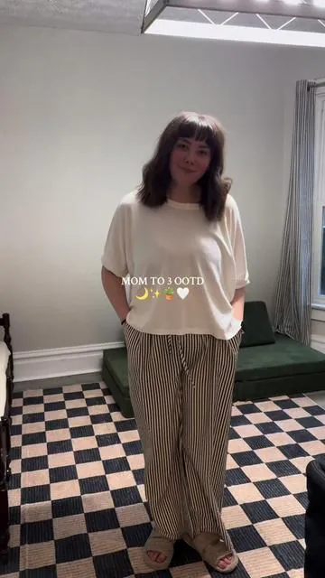 Obsessed with these pants!!🖤🏴‍☠️🎬 #momootd #momootdinspo #ootd #stripedpants #casualootd #outfits #momoutfit 